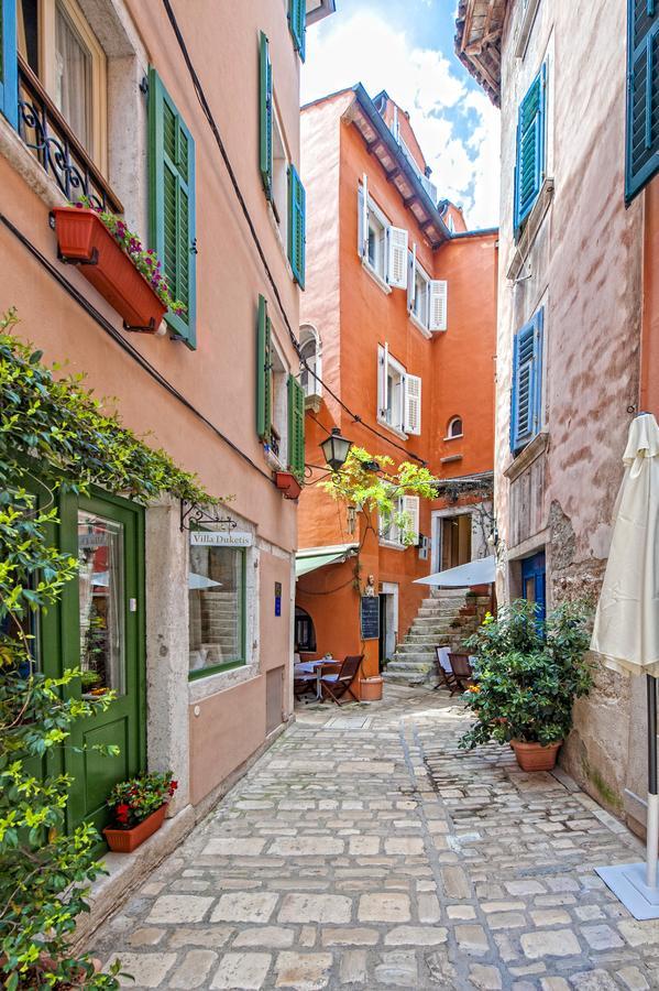 Apartments Casa Rubeus ロヴィニ エクステリア 写真