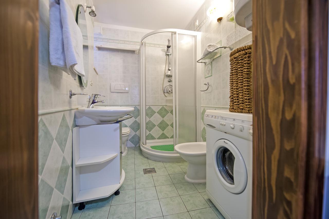 Apartments Casa Rubeus ロヴィニ エクステリア 写真