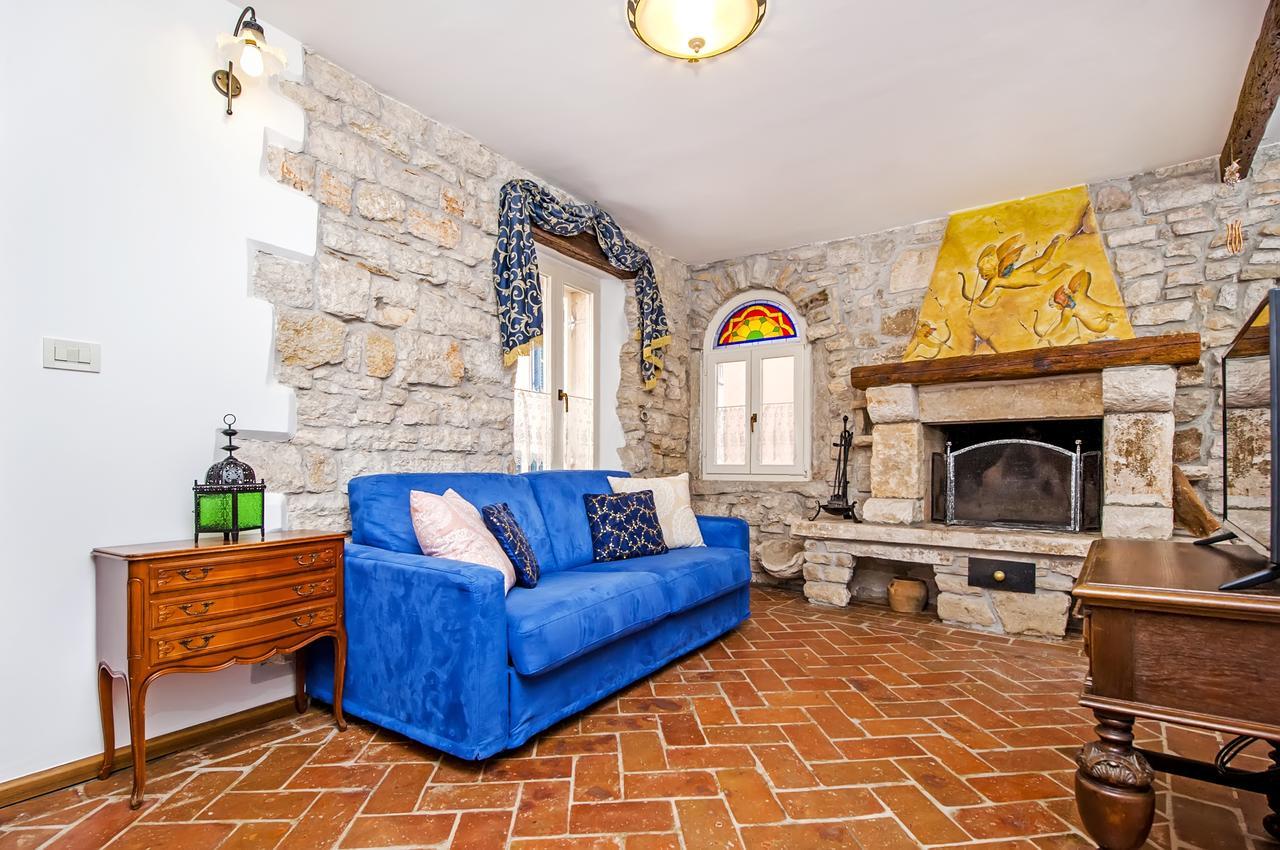 Apartments Casa Rubeus ロヴィニ エクステリア 写真