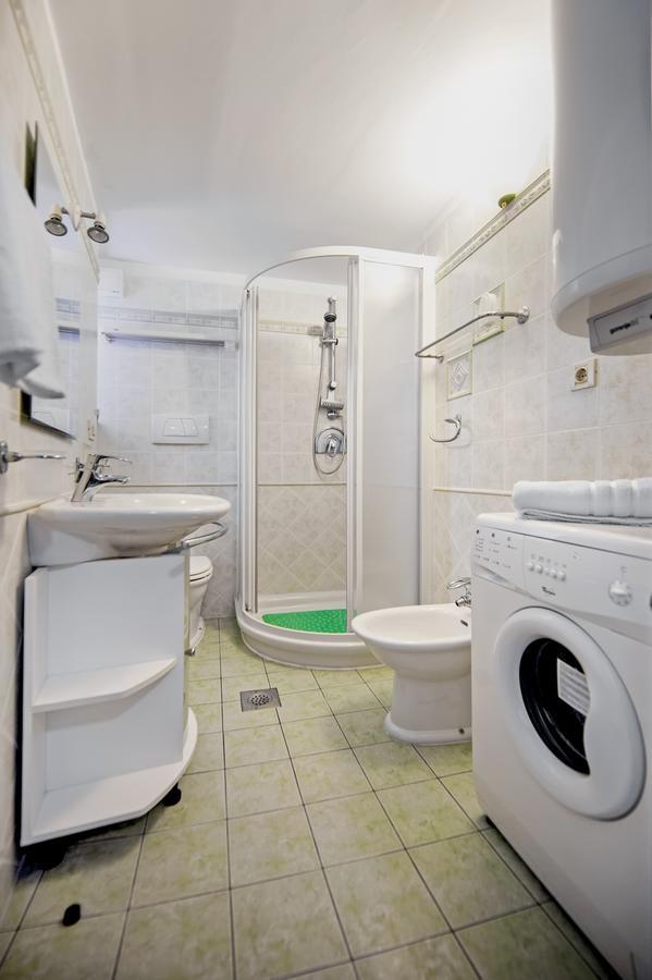 Apartments Casa Rubeus ロヴィニ エクステリア 写真