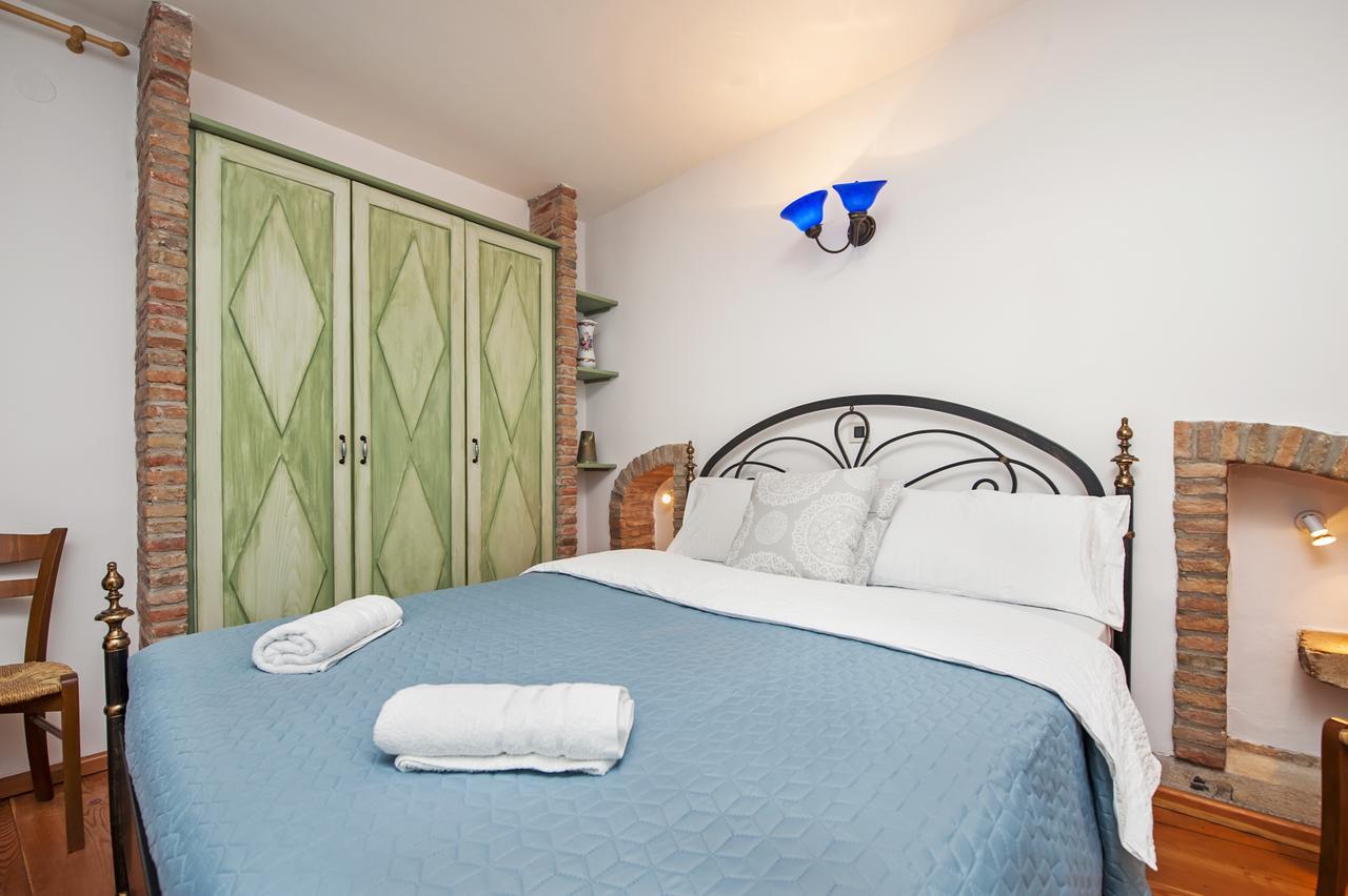 Apartments Casa Rubeus ロヴィニ エクステリア 写真