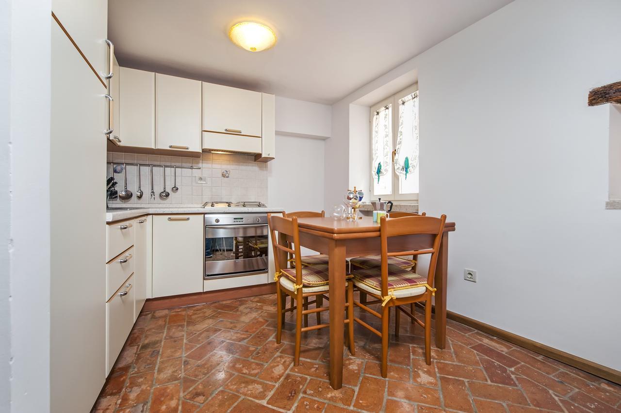 Apartments Casa Rubeus ロヴィニ エクステリア 写真
